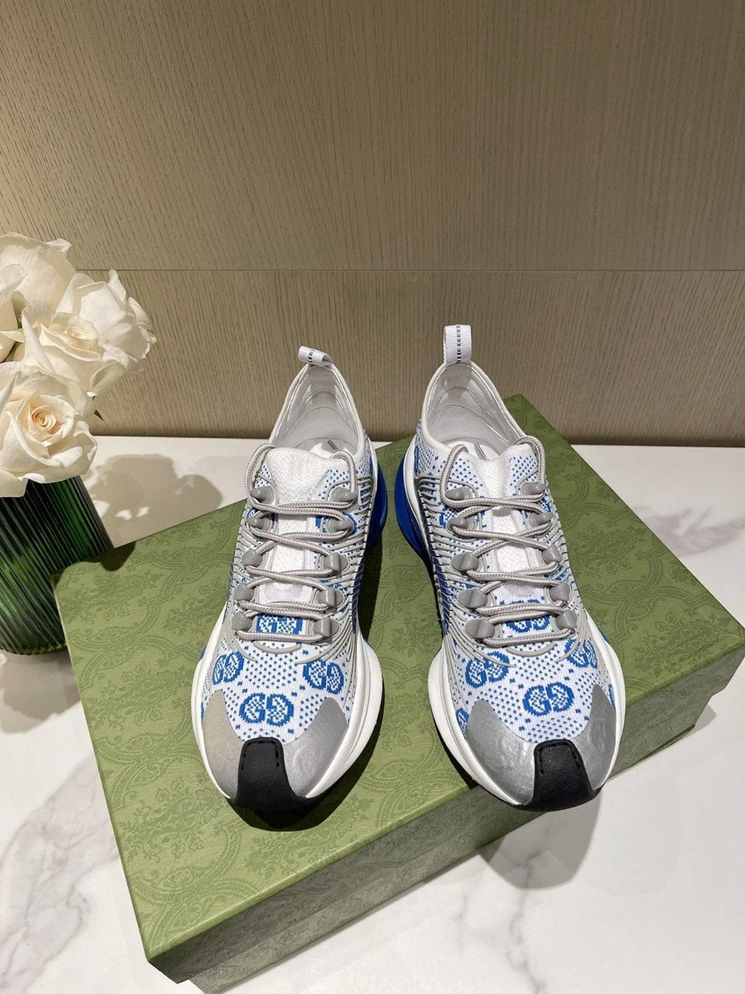 (1:1 replica) Gucci Run Women s Sneaker White Blue For Women 680900 USN10 8485