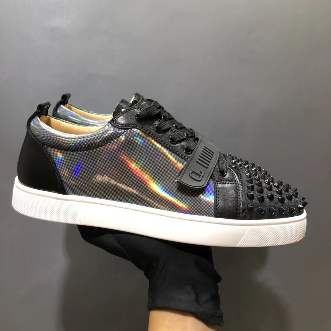 (1:1 replica) Christian Louboutin Louis Junior Spikes Vs Flat