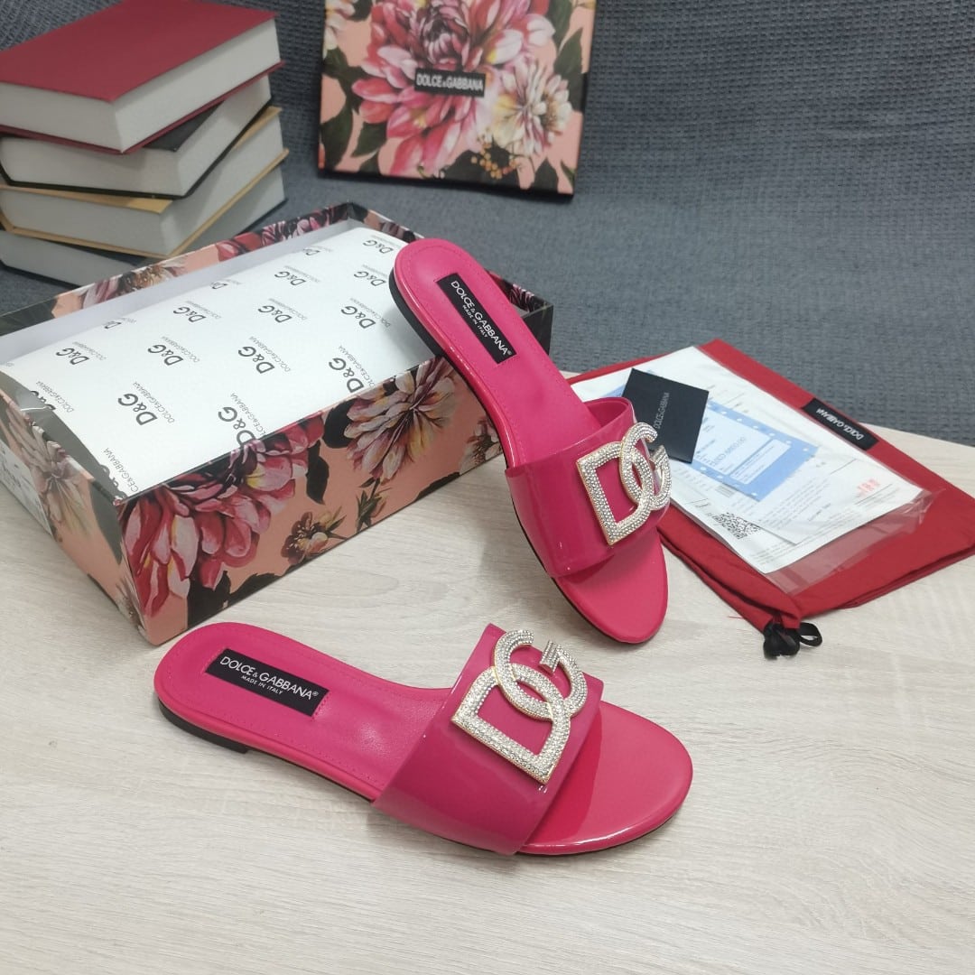 (1:1 replica) Dolce Gabbana Foiled Iguana-Print Slides With Rhinestone-Detailed DG Logo Pink For Women DG Shoes