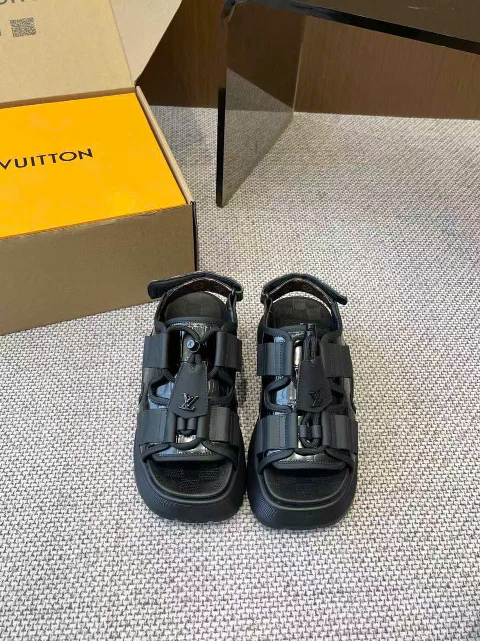 (1:1 replica) Louis Vuitton Monogram Chamelrons Cruise Women s Sandal