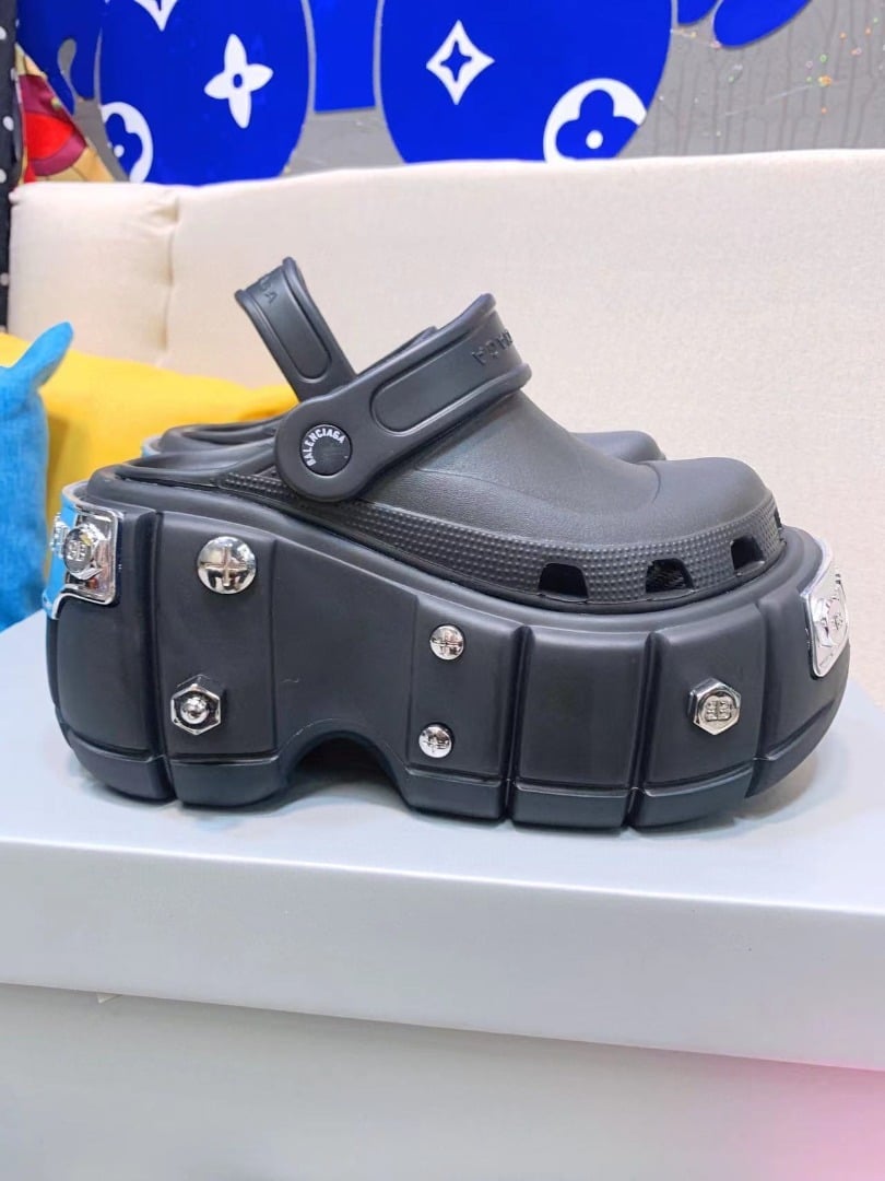 (1:1 replica) Balenciaga Pool Crocs Slide Sandal Black For Women