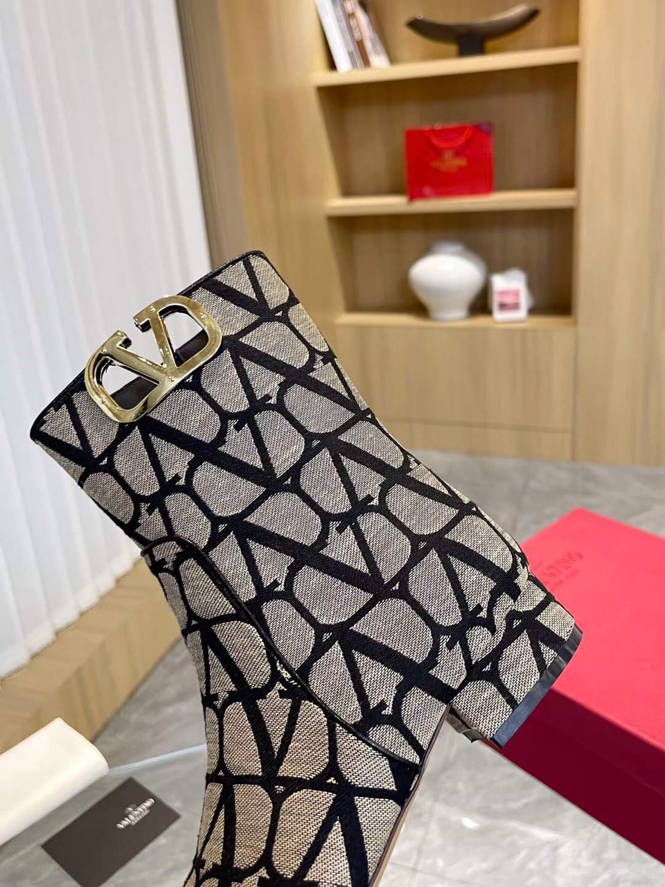 (1:1 replica) Valentino Logo Ankle Boot In Toile Iconographe