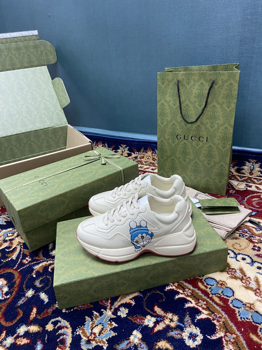 (1:1 replica) Doraemon x Gucci Women s Rhyton Sneaker White Ivory For Women 655025 DRW00 9522