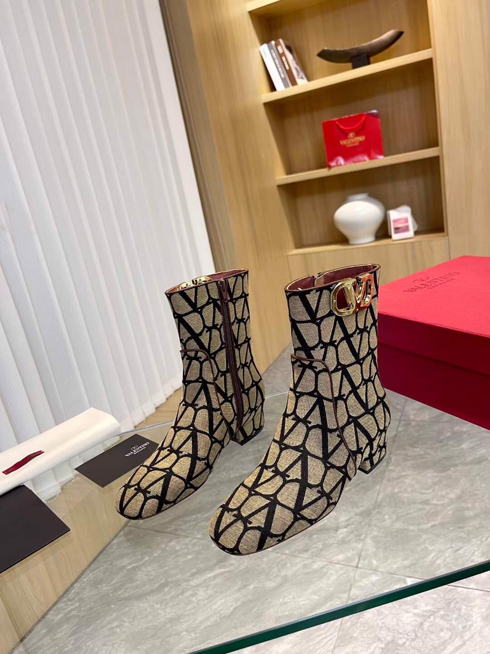 (1:1 replica) Valentino Logo Ankle Boot In Toile Iconographe
