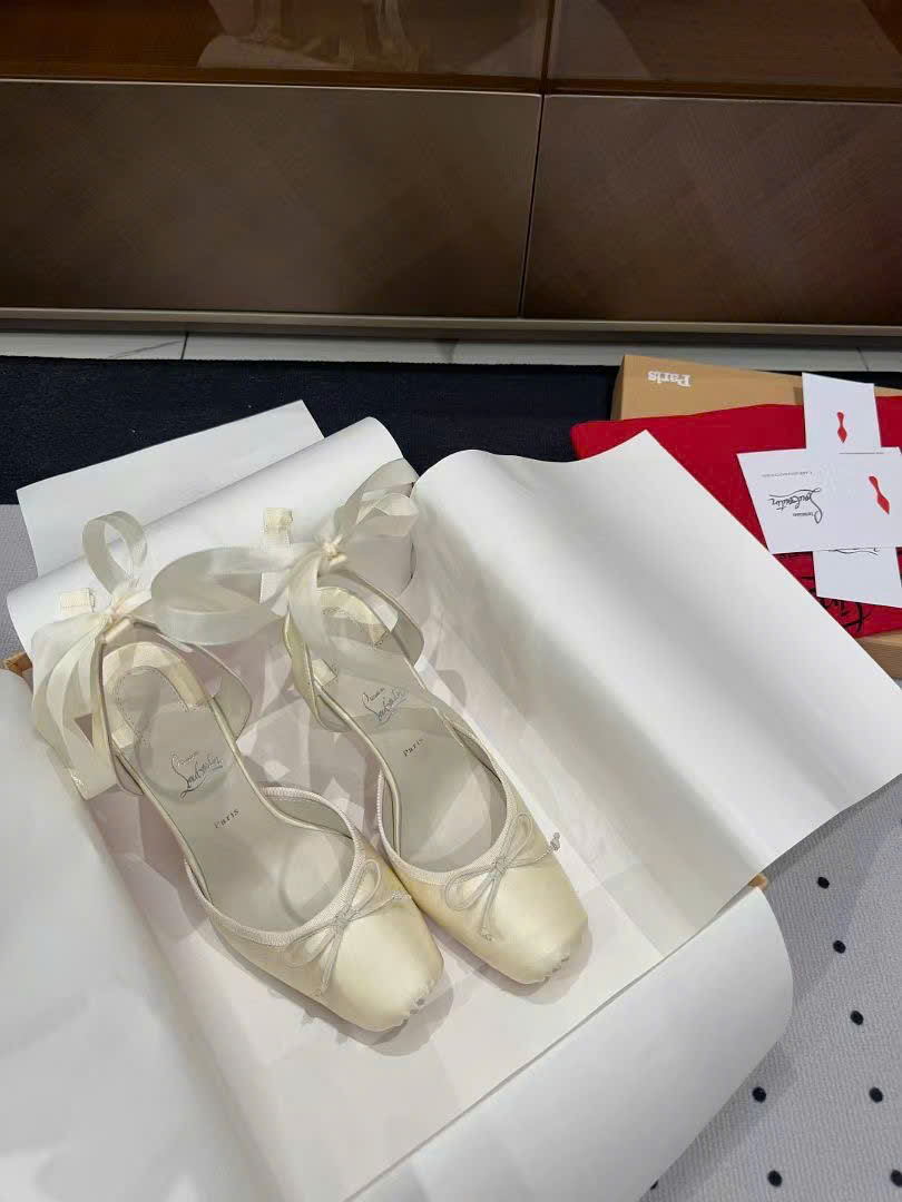 (1:1 replica) Christian Louboutin Cassia Satin Lace Up Heel Shoes 10cm