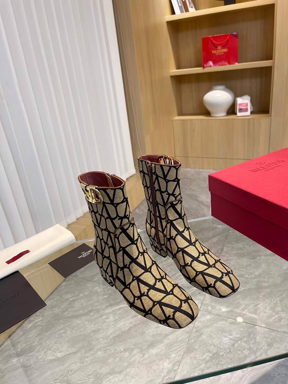 (1:1 replica) Valentino Logo Ankle Boot In Toile Iconographe
