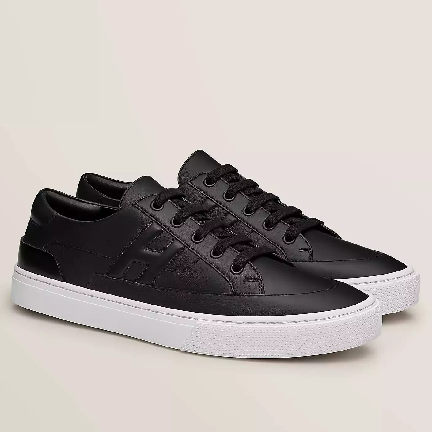 (1:1 replica) Hermes Women s Deep Sneakers in Black Leather HM063