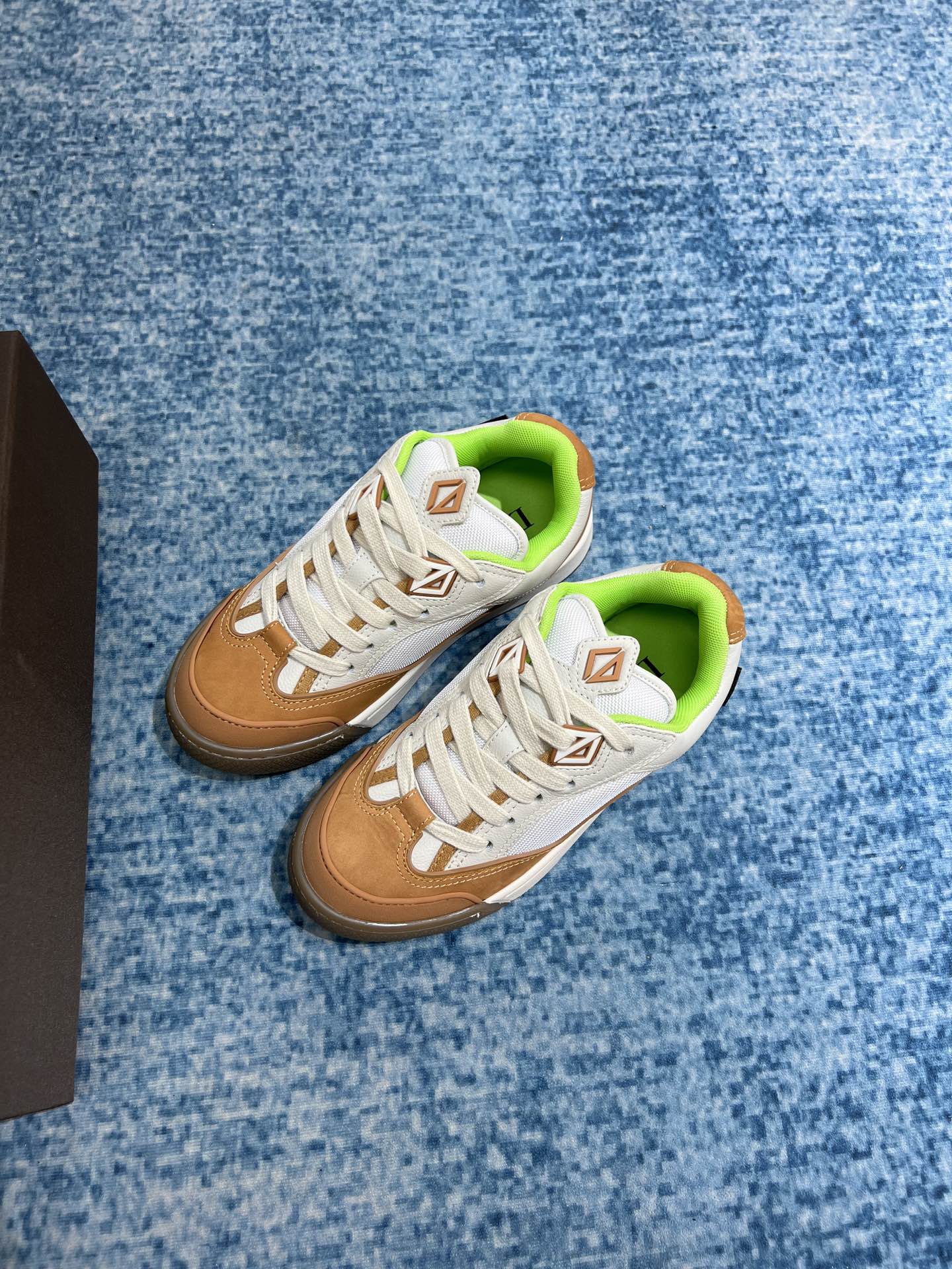 (1:1 replica) Christian Dior Women s B713 Sneaker Green And Brown For Women CD