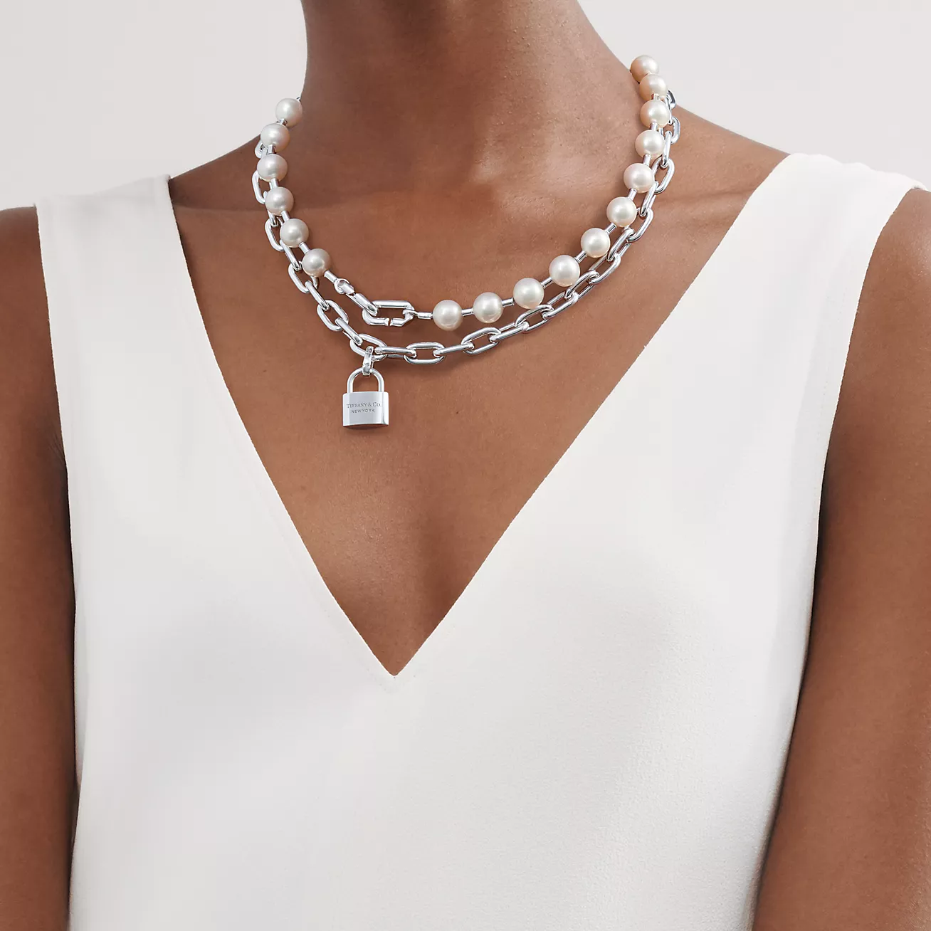 Tiffany HardWear Pearl Lock Necklace in Silver, 9-10 mm (1:1 replica)