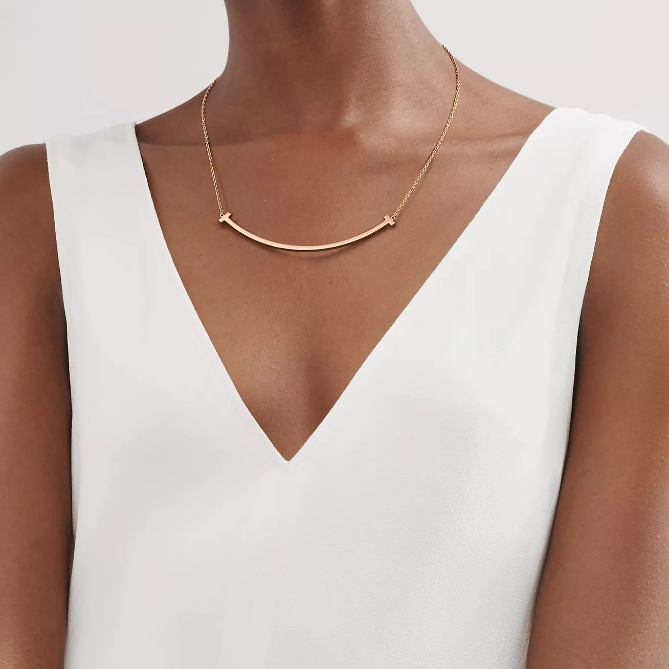 Tiffany T Extra Large Smile Pendant in 18k Rose Gold (1:1 replica)