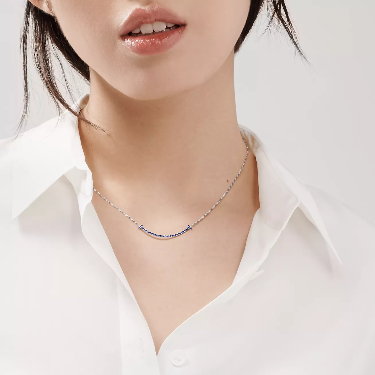 Tiffany T Smile Pendant in White Gold with Sapphires, Small (1:1 replica)
