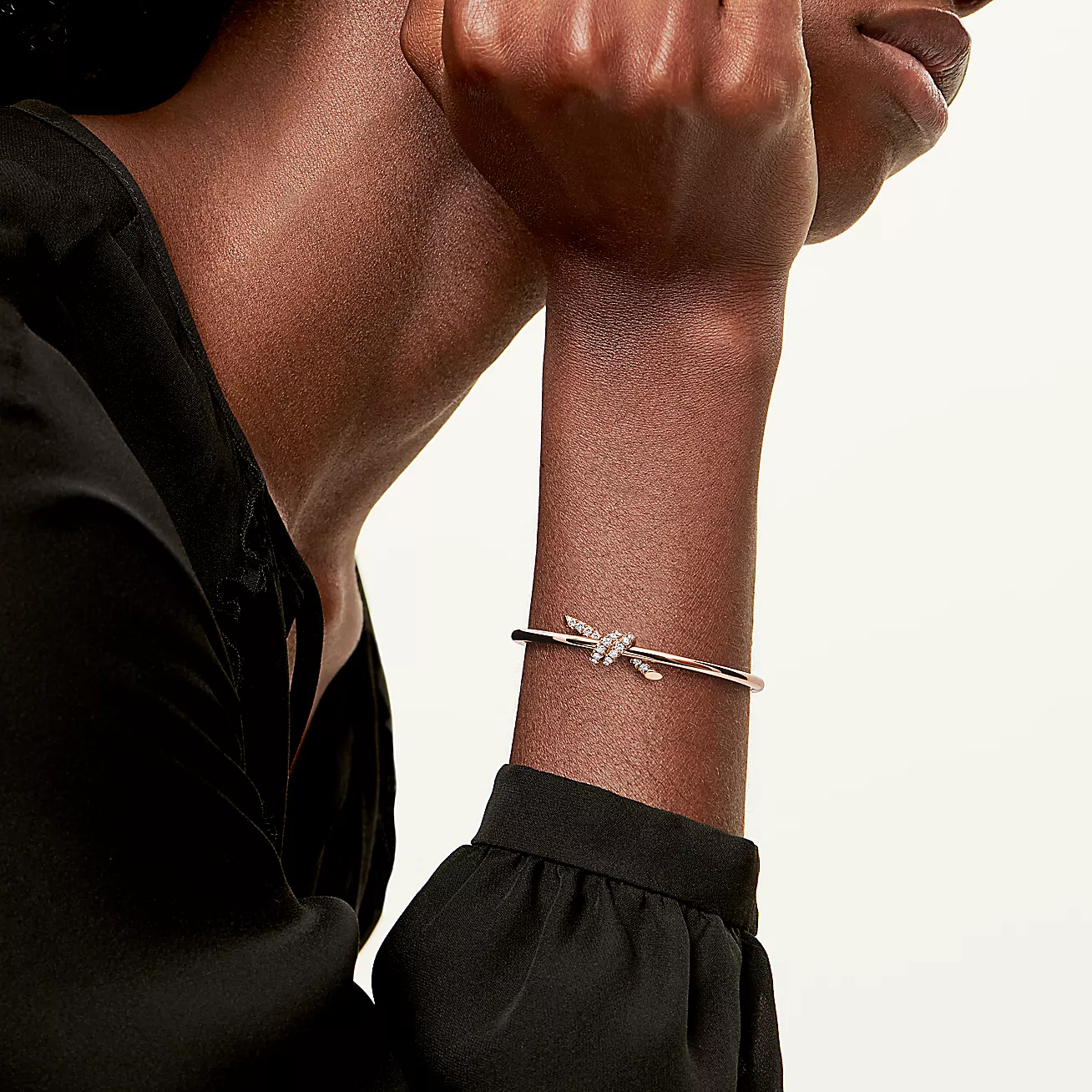 Tiffany Knot Wire Bangle in Rose Gold with Diamonds (1:1 replica)