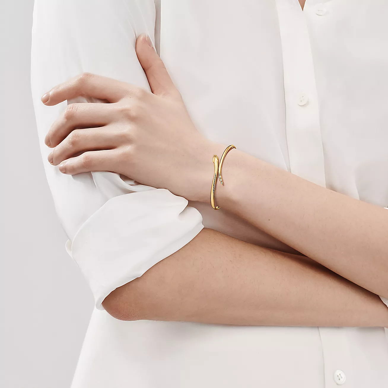 Snake Bangle in Yellow Gold with Diamonds (1:1 replica)