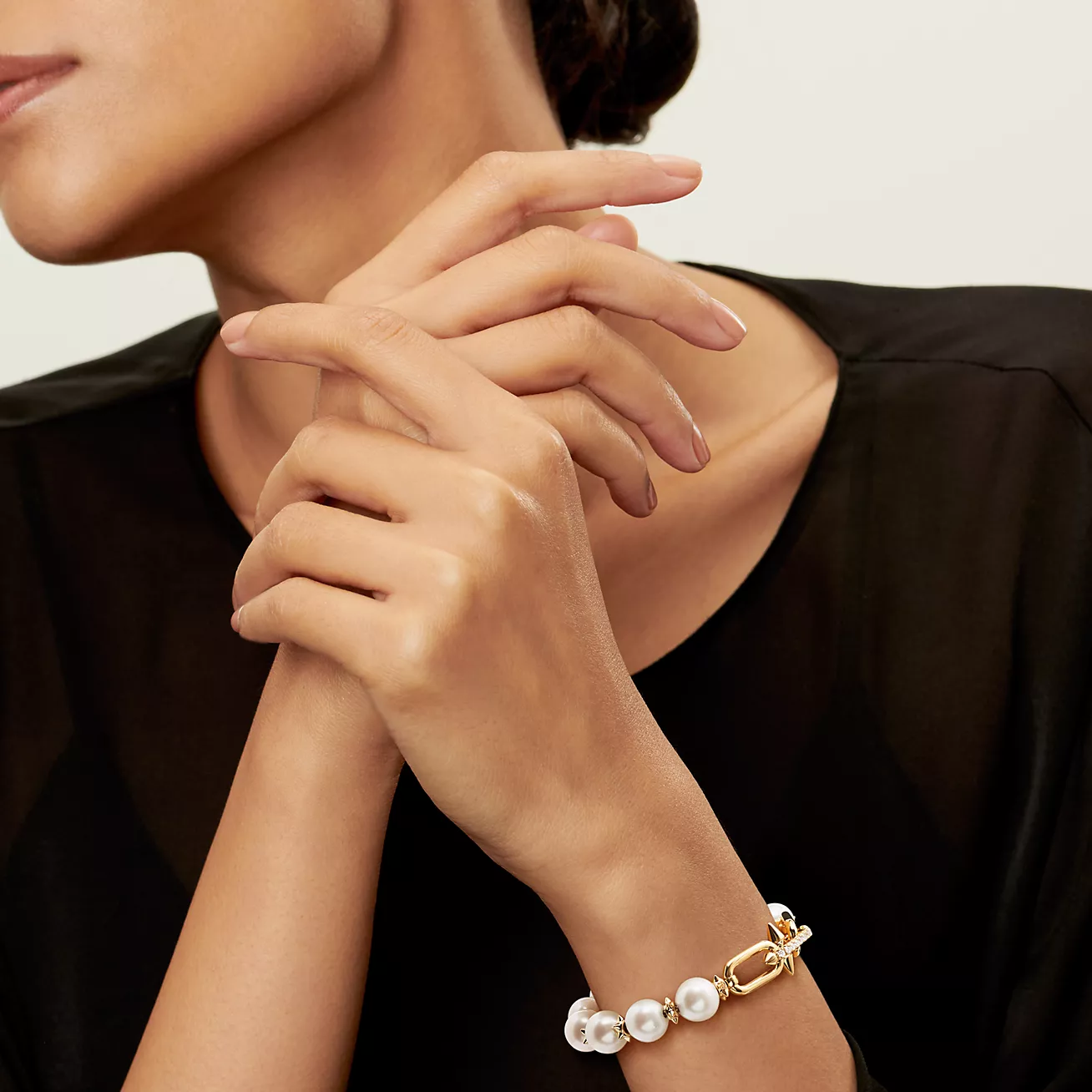 Tiffany Titan by Pharrell Williams Pearl Bracelet in Yellow Gold with Diamonds (1:1 replica)
