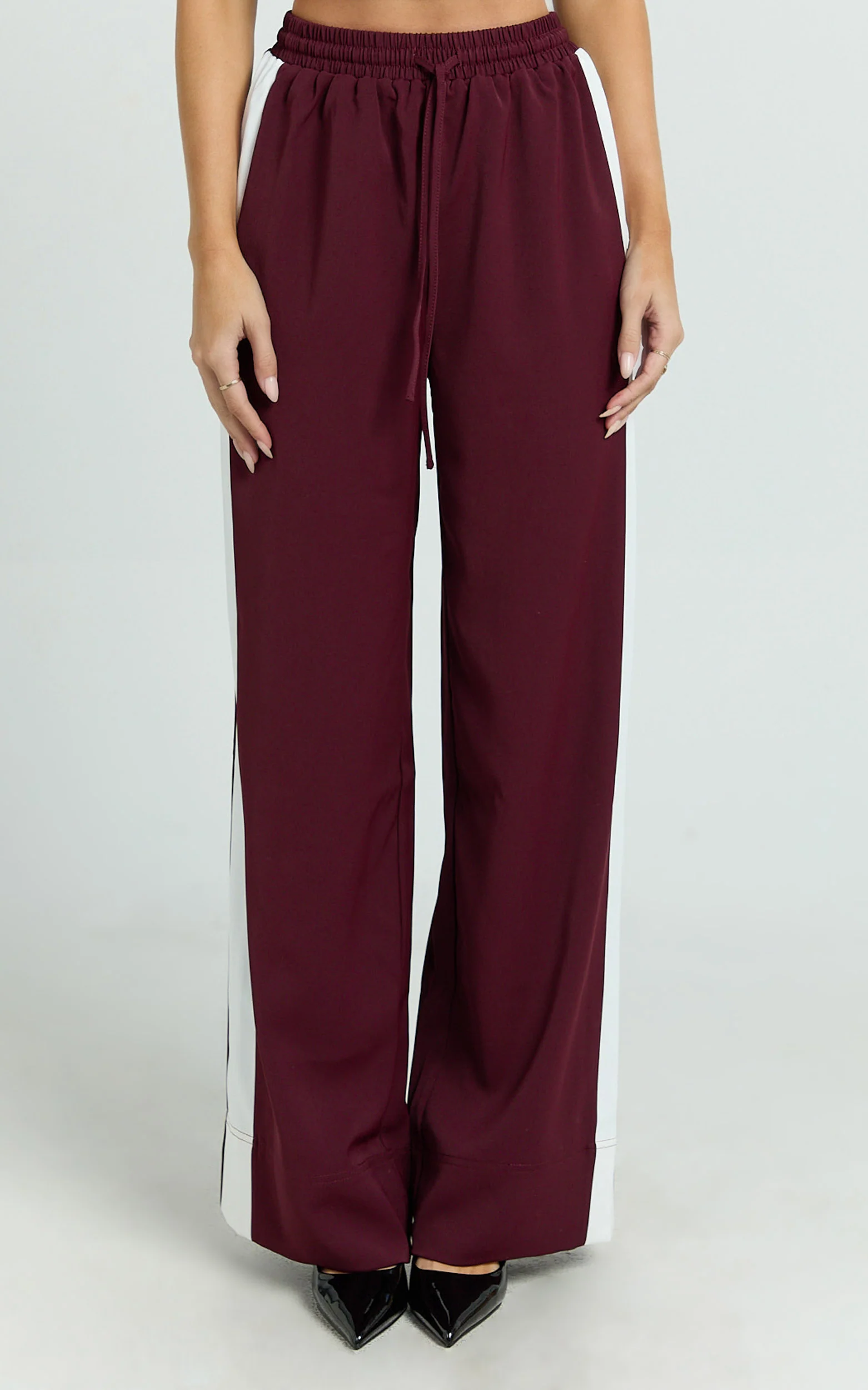 Davi Pants - Drawstring Waist Contrast Panel Tailored Pants in Burgundy