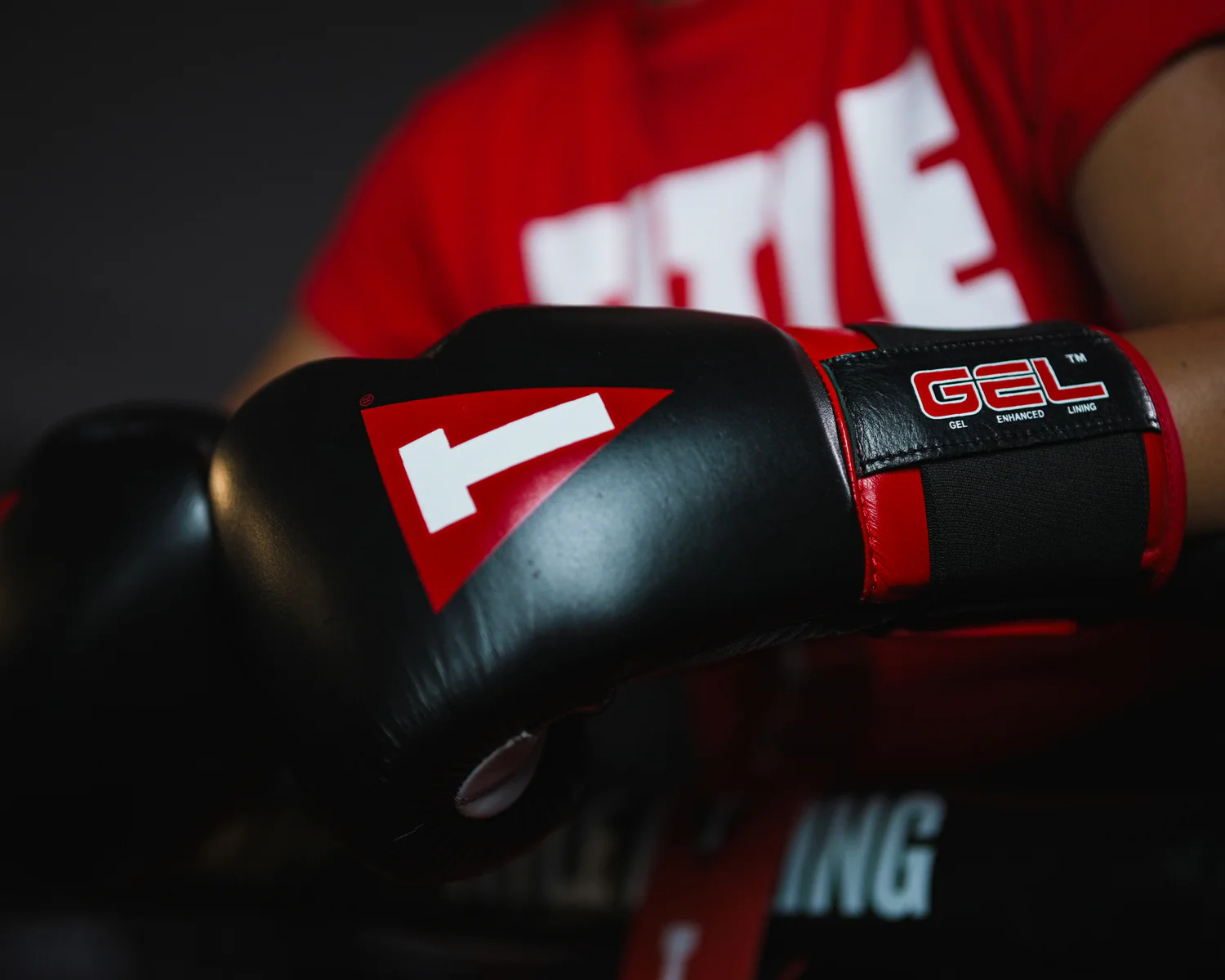 TITLE Boxing Gel Generation Leather Bag Boxing Gloves