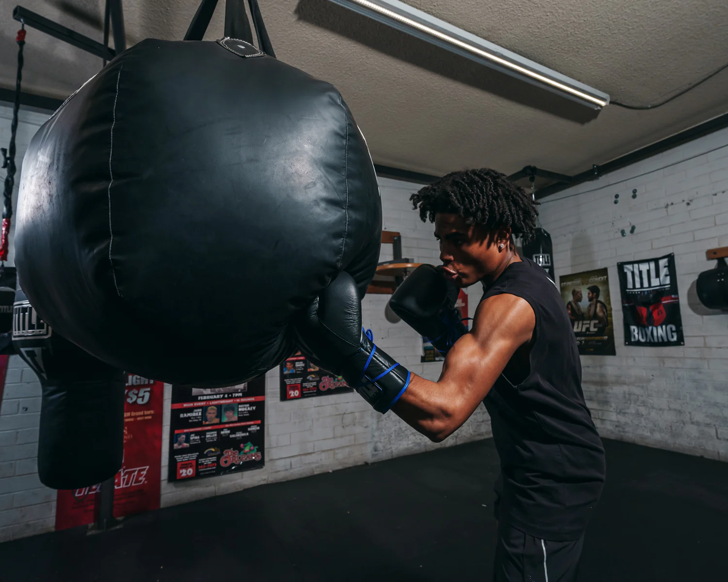 TITLE Platinum Perilous Lace Sparring Boxing Gloves