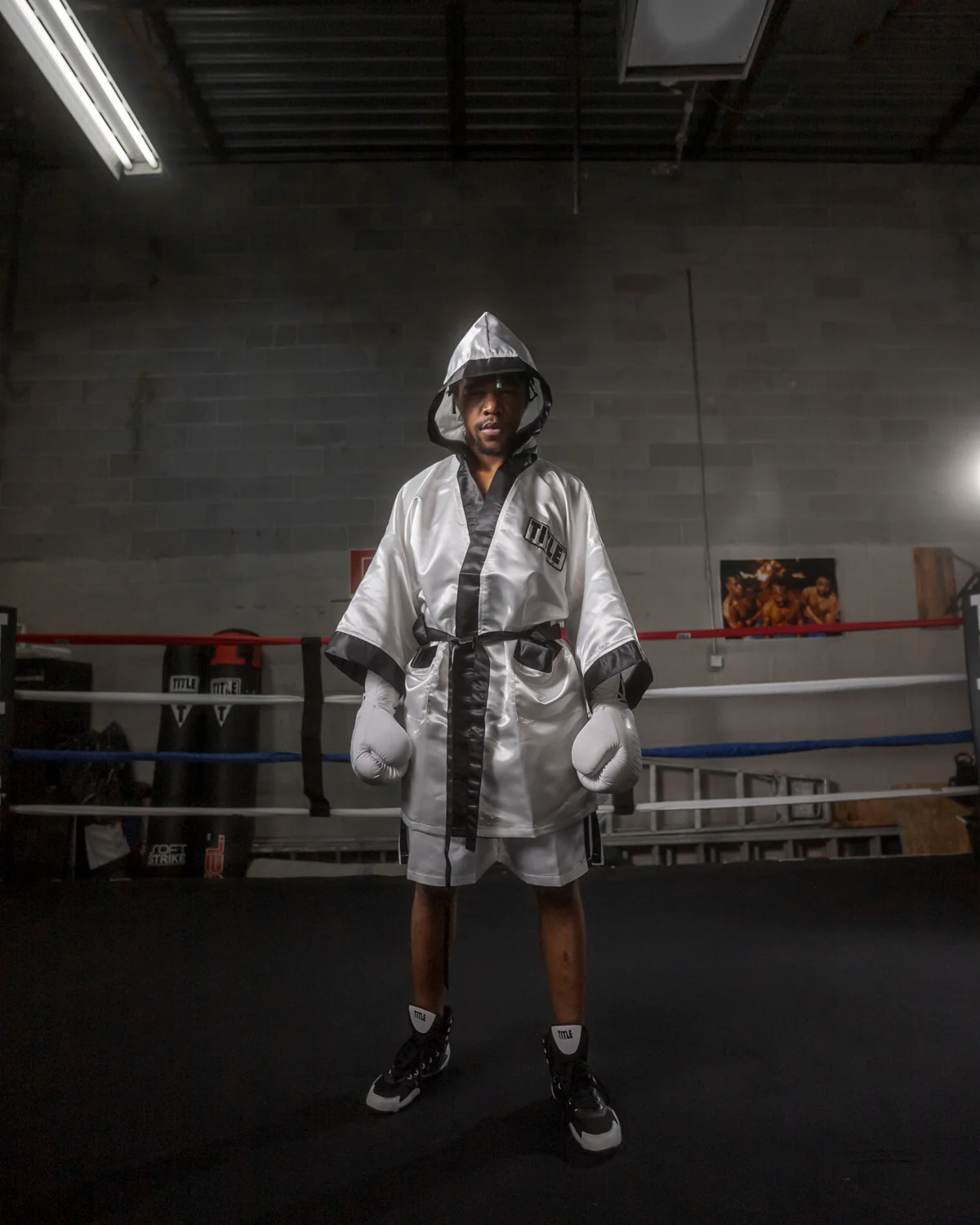 TITLE Boxing Fingertip Robe