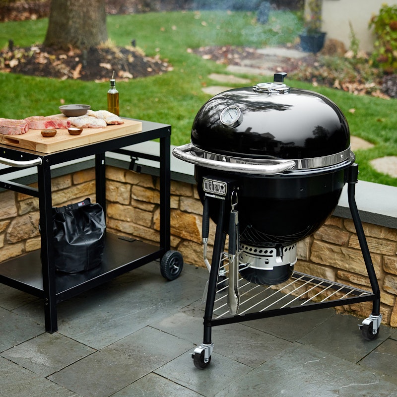 Summit® Kamado E6 Charcoal Grill
