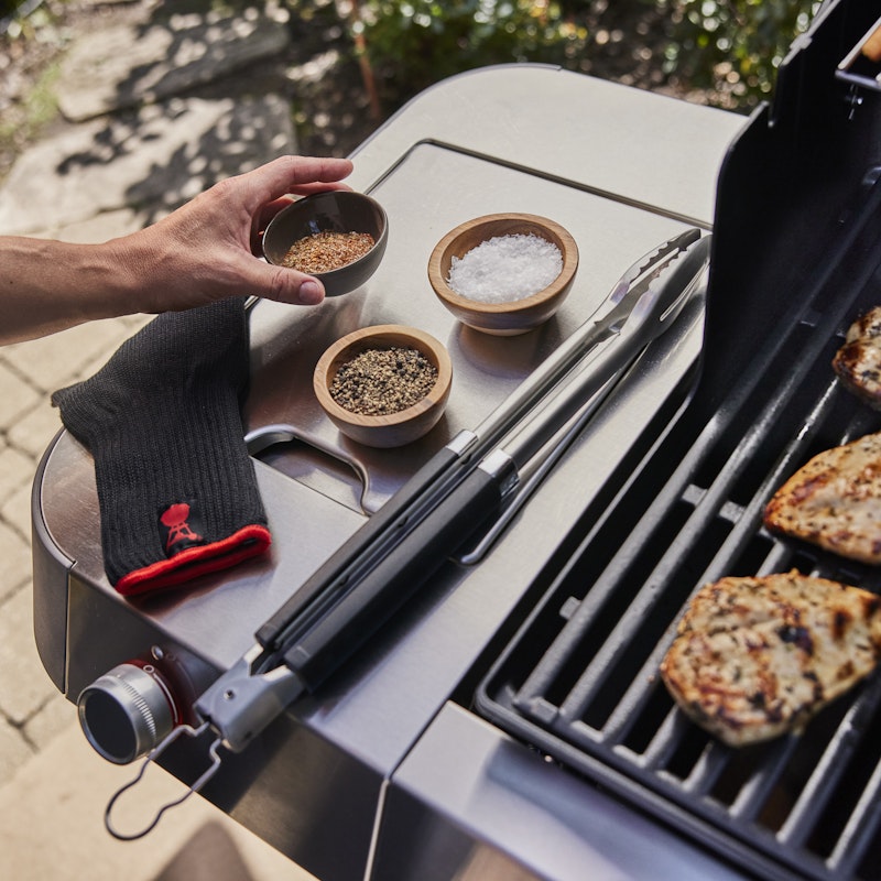 Genesis E-335 Gas Grill (Liquid Propane)