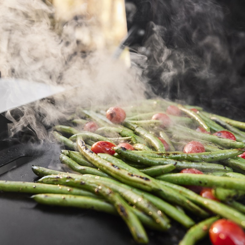 Slate® 30" Rust-Resistant Griddle with Extendable Side Table (Natural Gas)