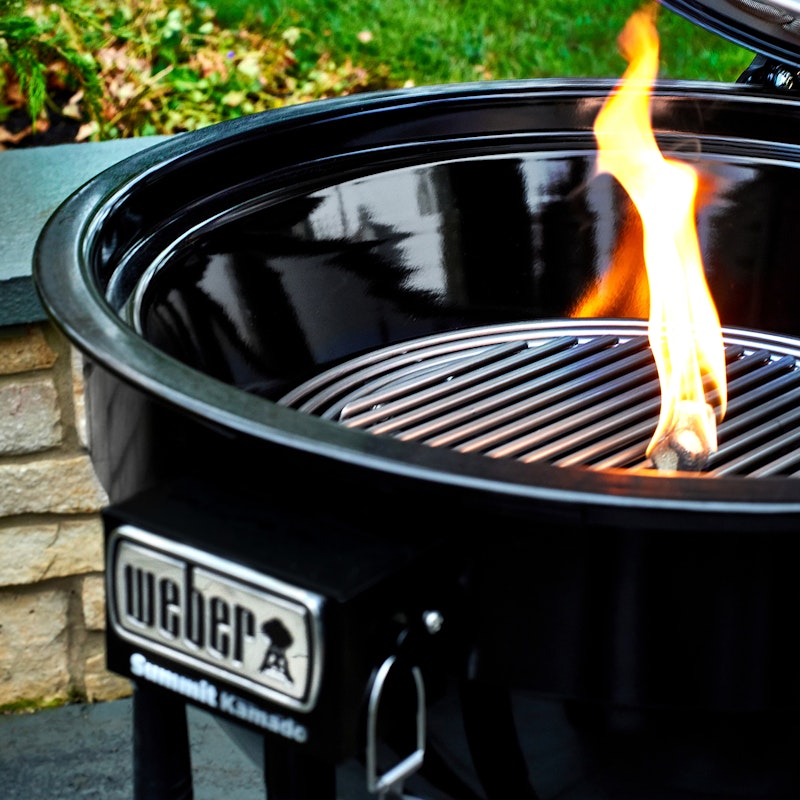 Summit® Kamado E6 Charcoal Grill