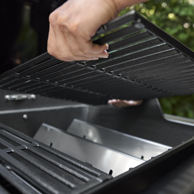 Spirit® EP-325 Gas Grill Stealth® Edition (Liquid Propane)