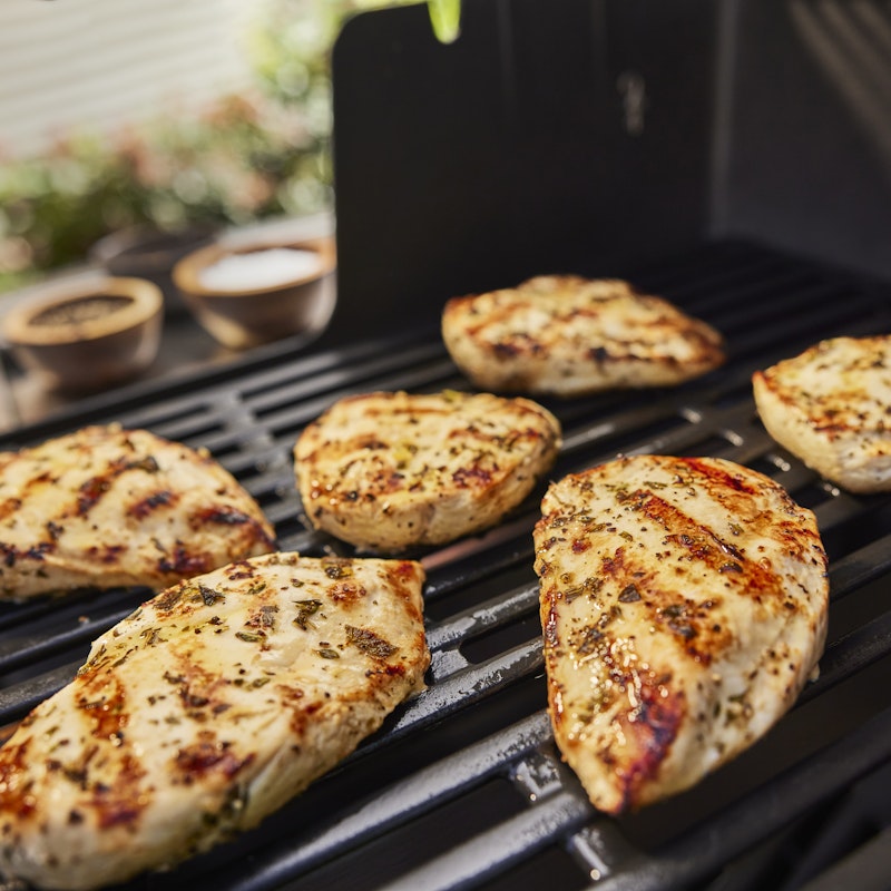 Genesis E-415 Gas Grill (Natural Gas)