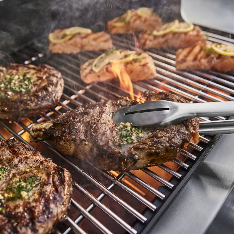 Genesis S-335 Gas Grill (Natural Gas)