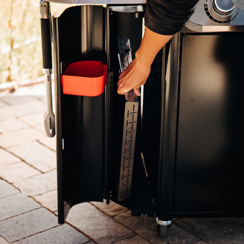 Genesis E-335 Gas Grill (Liquid Propane)