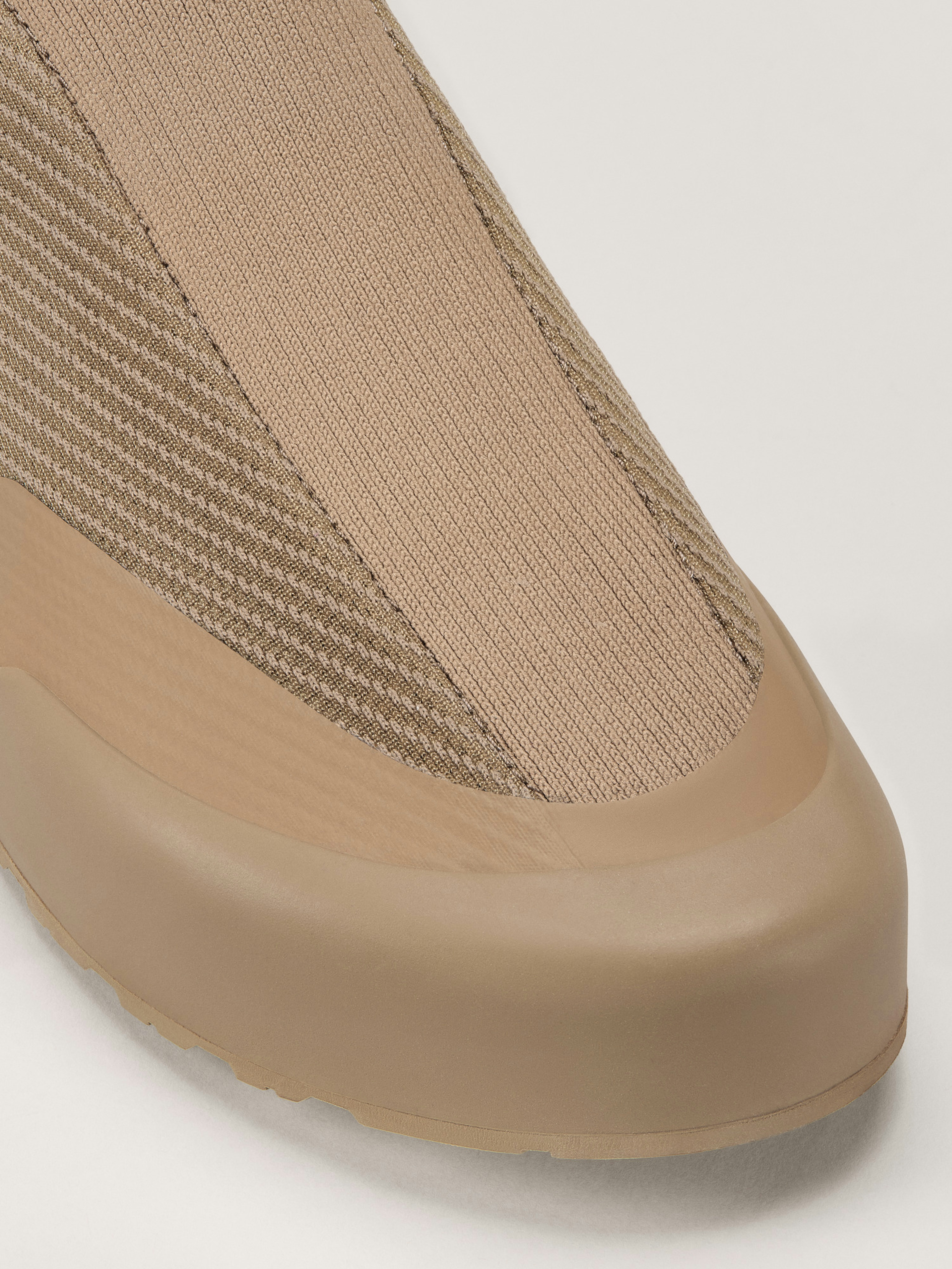Kragg Shoe Women's