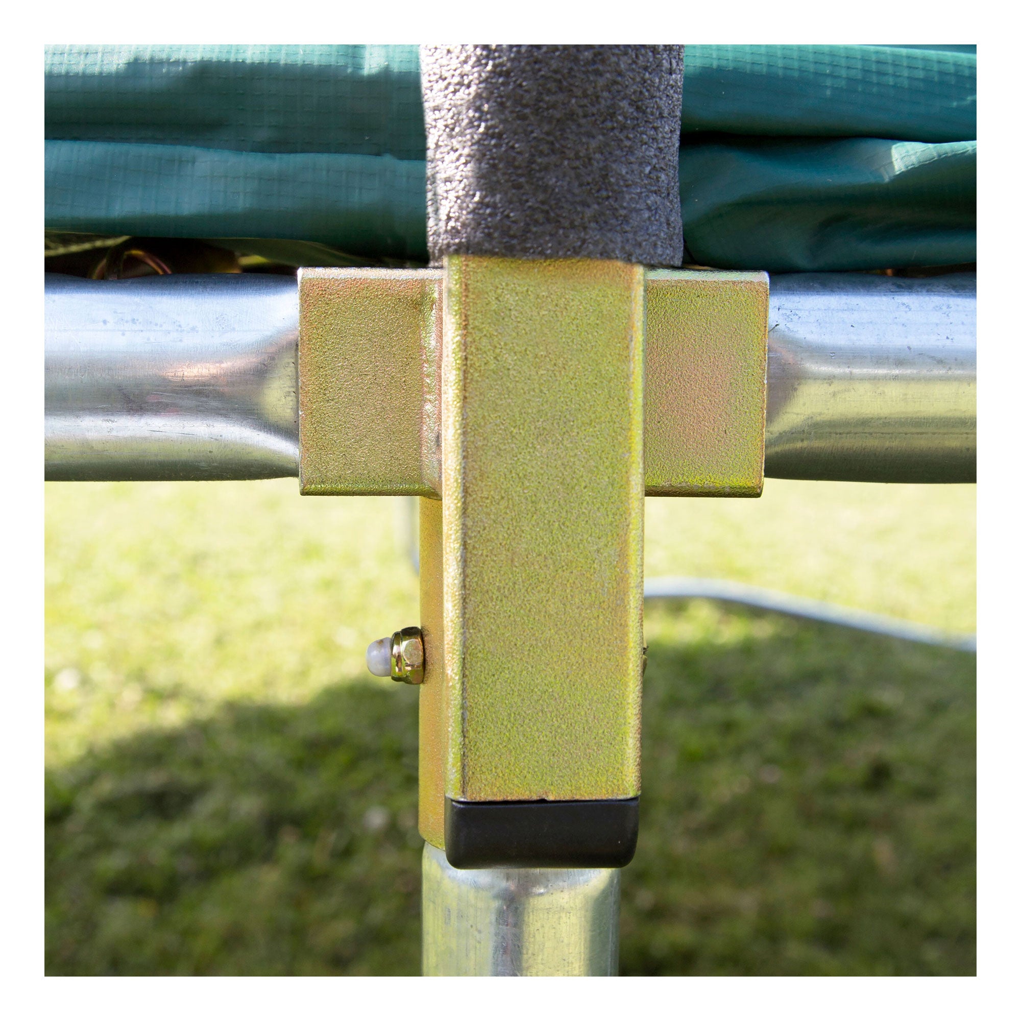 Skywalker Trampolines 10-Ft Round Outdoor Trampoline with Enclosure, Green