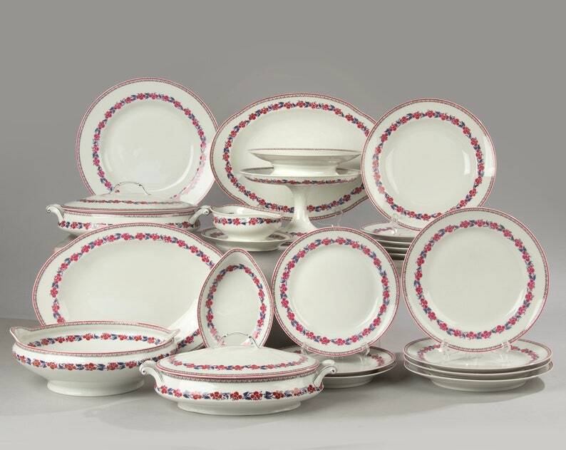 Lanternier Limoges 22-Piece Art Deco Porcelain Dinnerware Set  C Vintage Tableware Collection