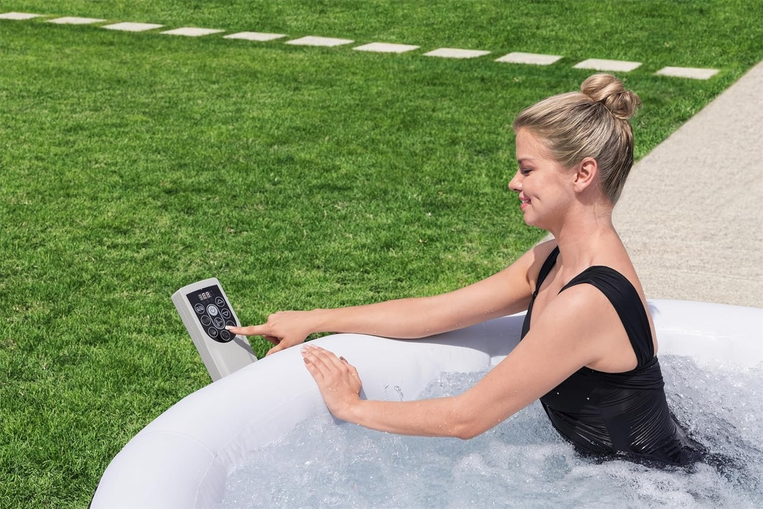 Bestway SaluSpa Miami EnergySense AirJet Inflatable Hot Tub Spa (71��� x 26���) | Portable Hot Tub with 2 Covers (1 Energy-Efficient Thermal Cover and 1 Standard Cover) | Fits Up to 2-4 Persons | Black