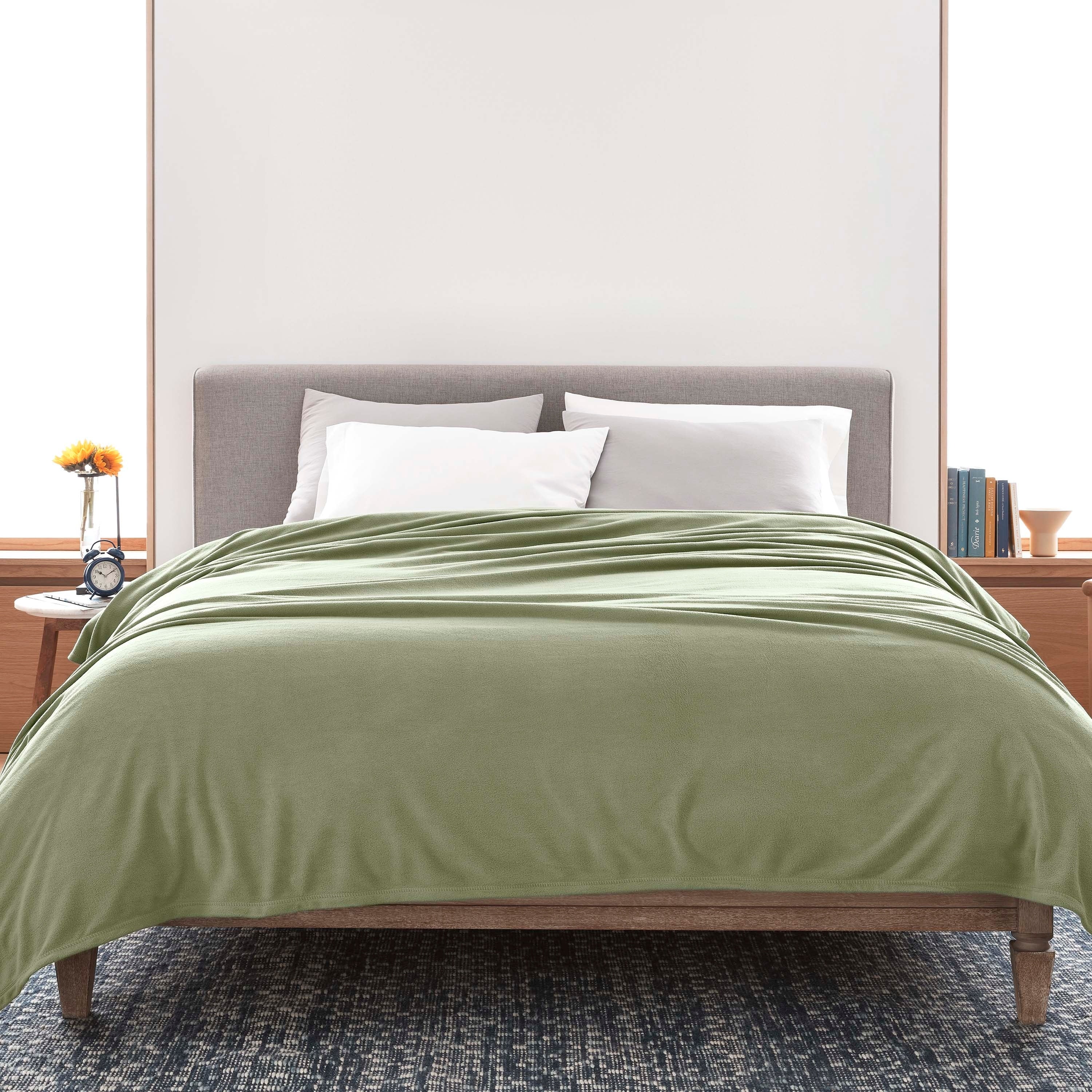 Martex Super Soft Fleece - Comfy Lightweight All Season Blanket