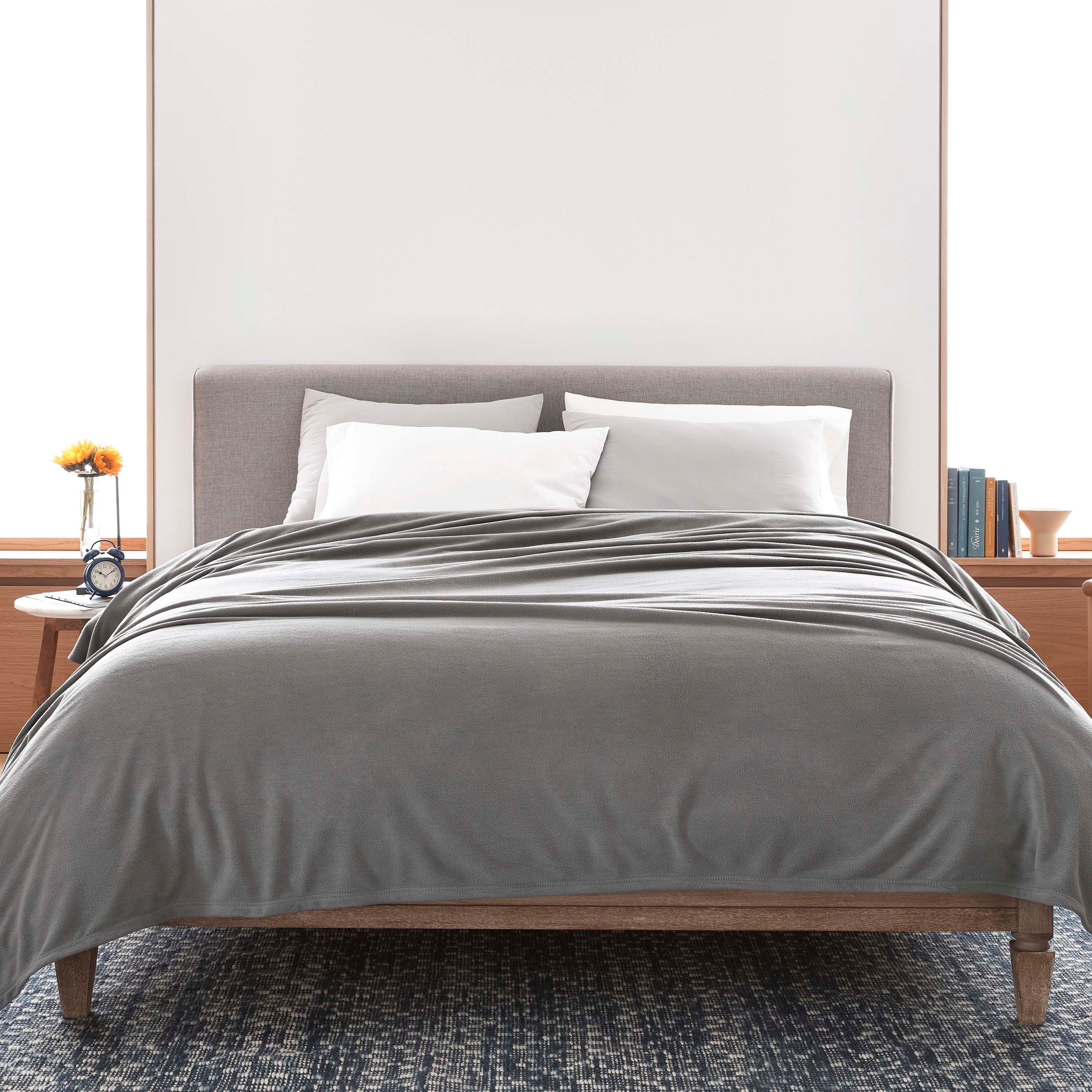 Martex Super Soft Fleece - Comfy Lightweight All Season Blanket