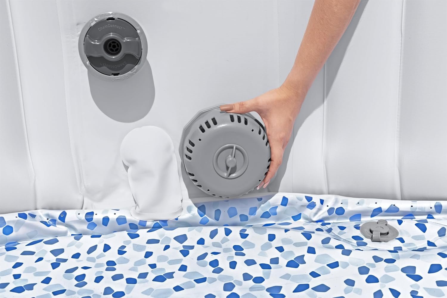 Bestway SaluSpa Miami EnergySense AirJet Inflatable Hot Tub Spa (71��� x 26���) | Portable Hot Tub with 2 Covers (1 Energy-Efficient Thermal Cover and 1 Standard Cover) | Fits Up to 2-4 Persons | Black