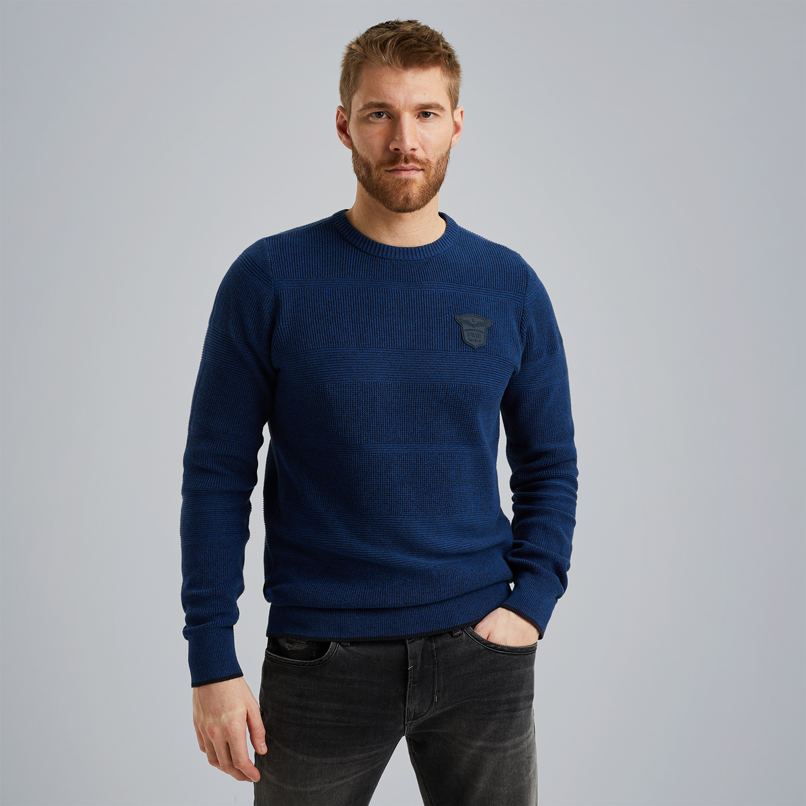 Pullover with badge Blue