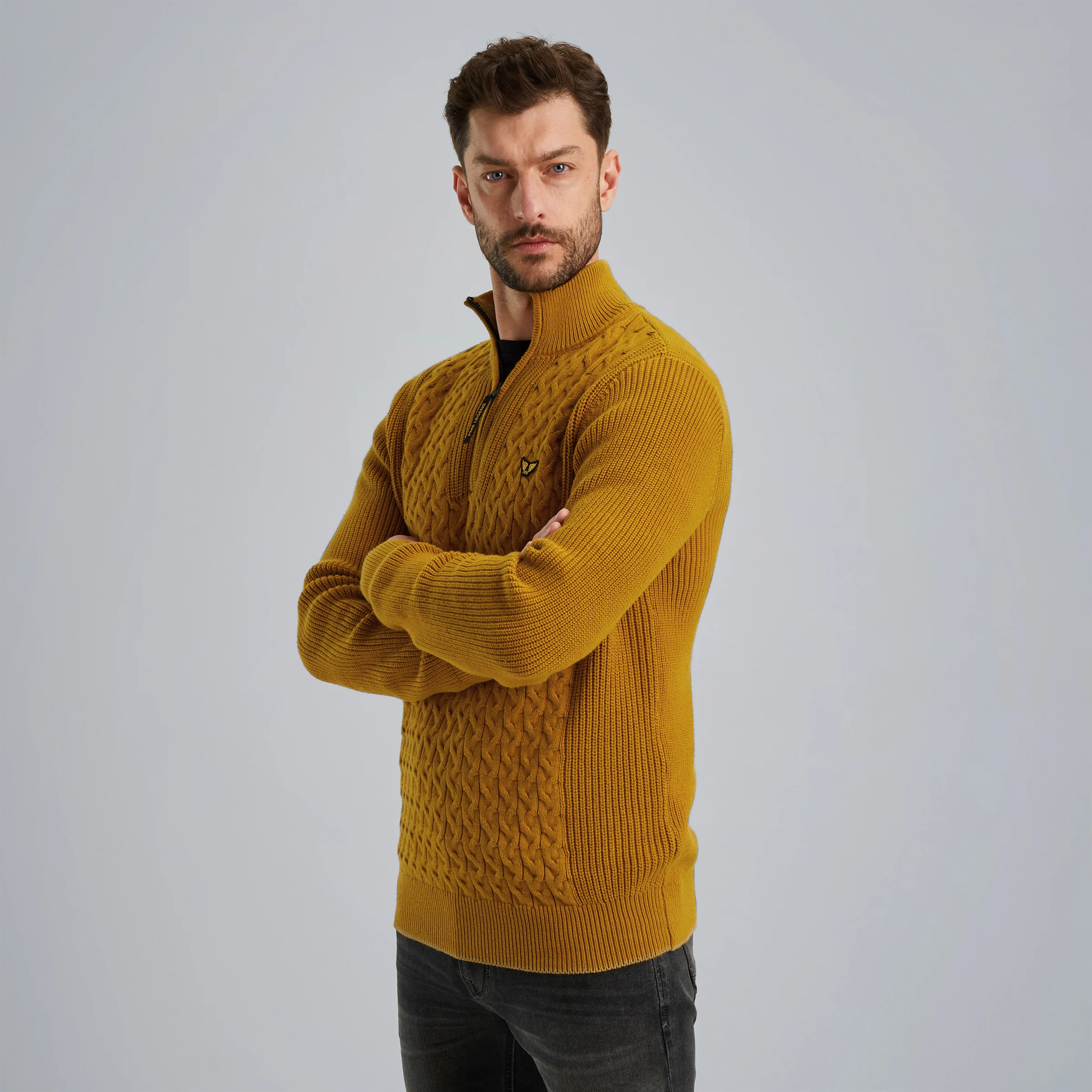 Pullover with cable pattern Brown