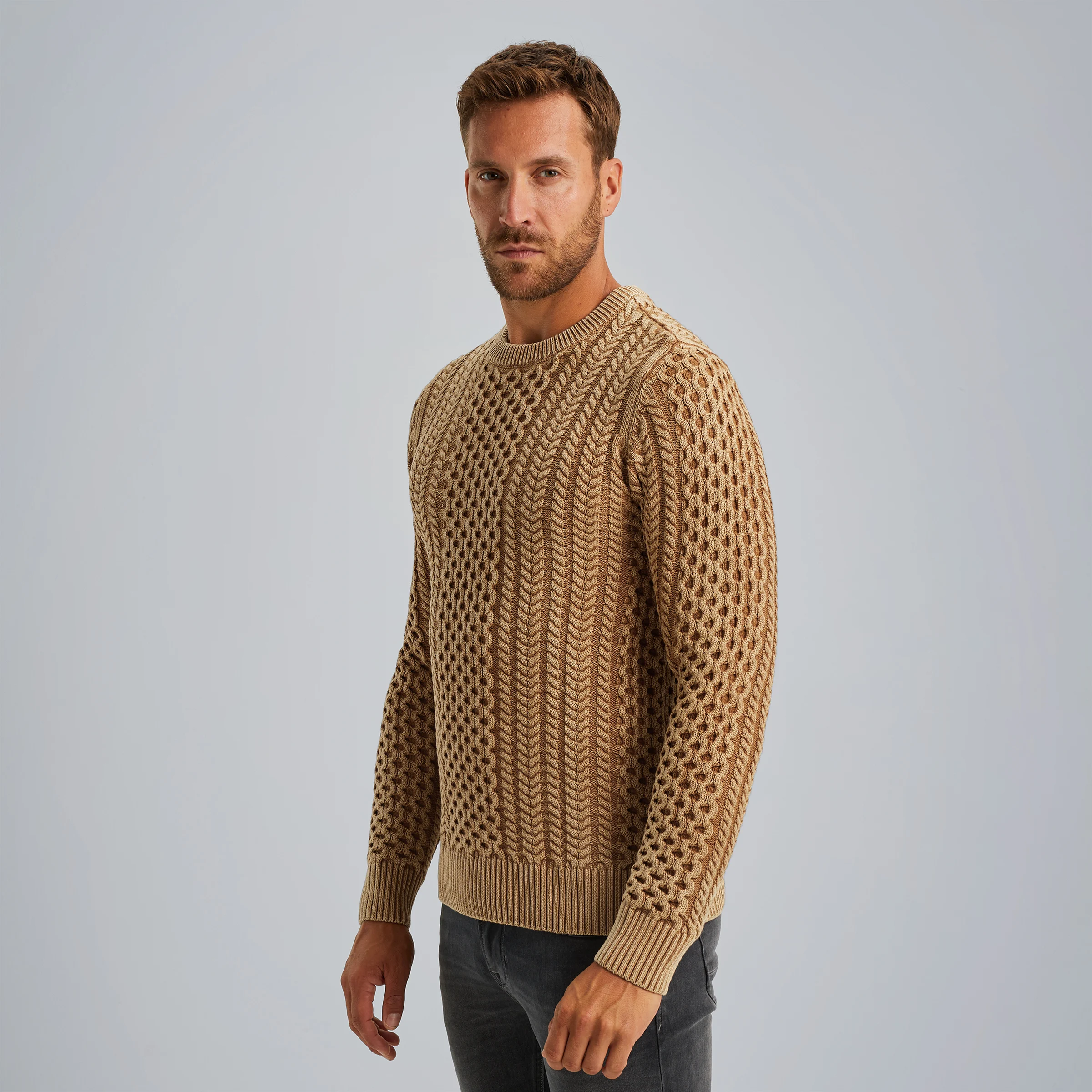 Pullover with cable pattern Brown