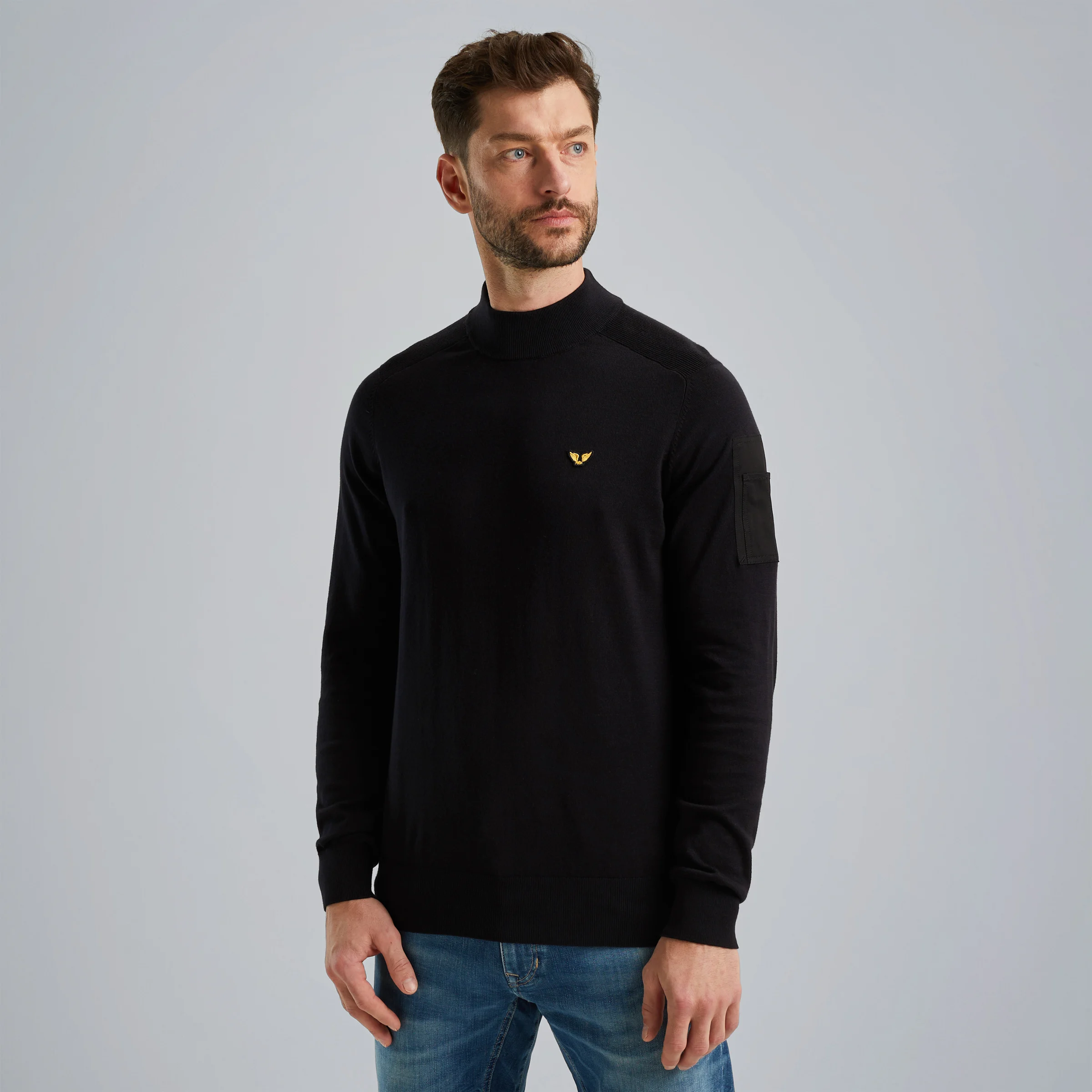 Pullover with cargo pocket Black