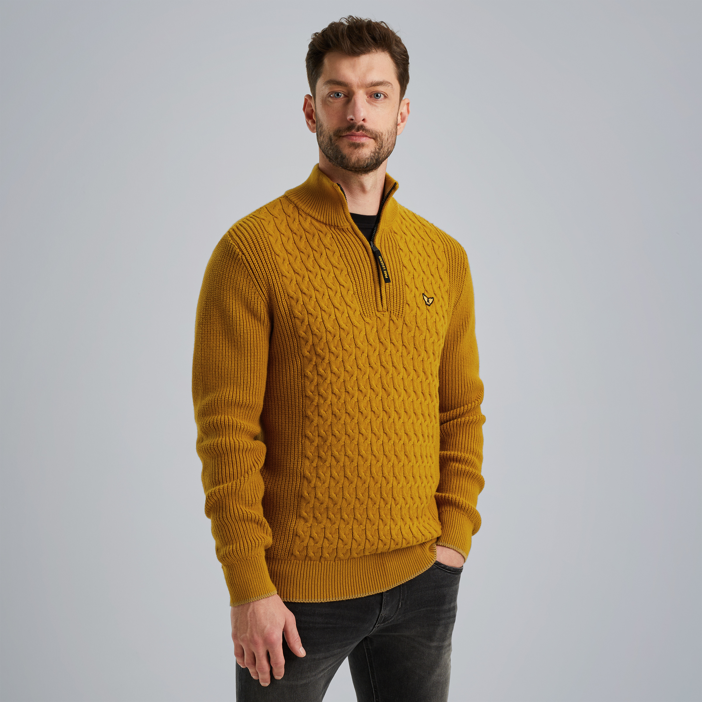 Pullover with cable pattern Brown