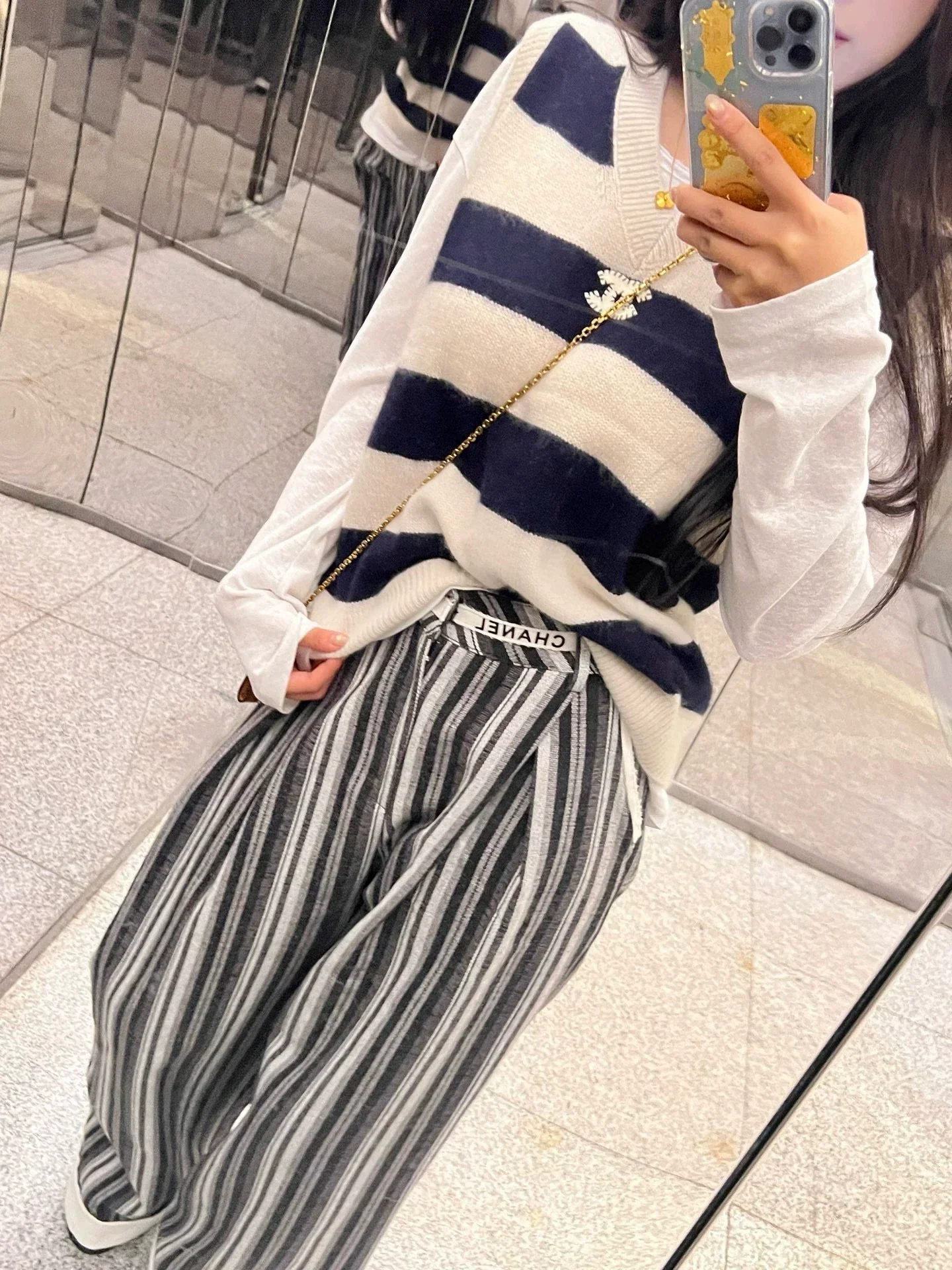 25fw Striped V-neck sweater vest(vintage series)