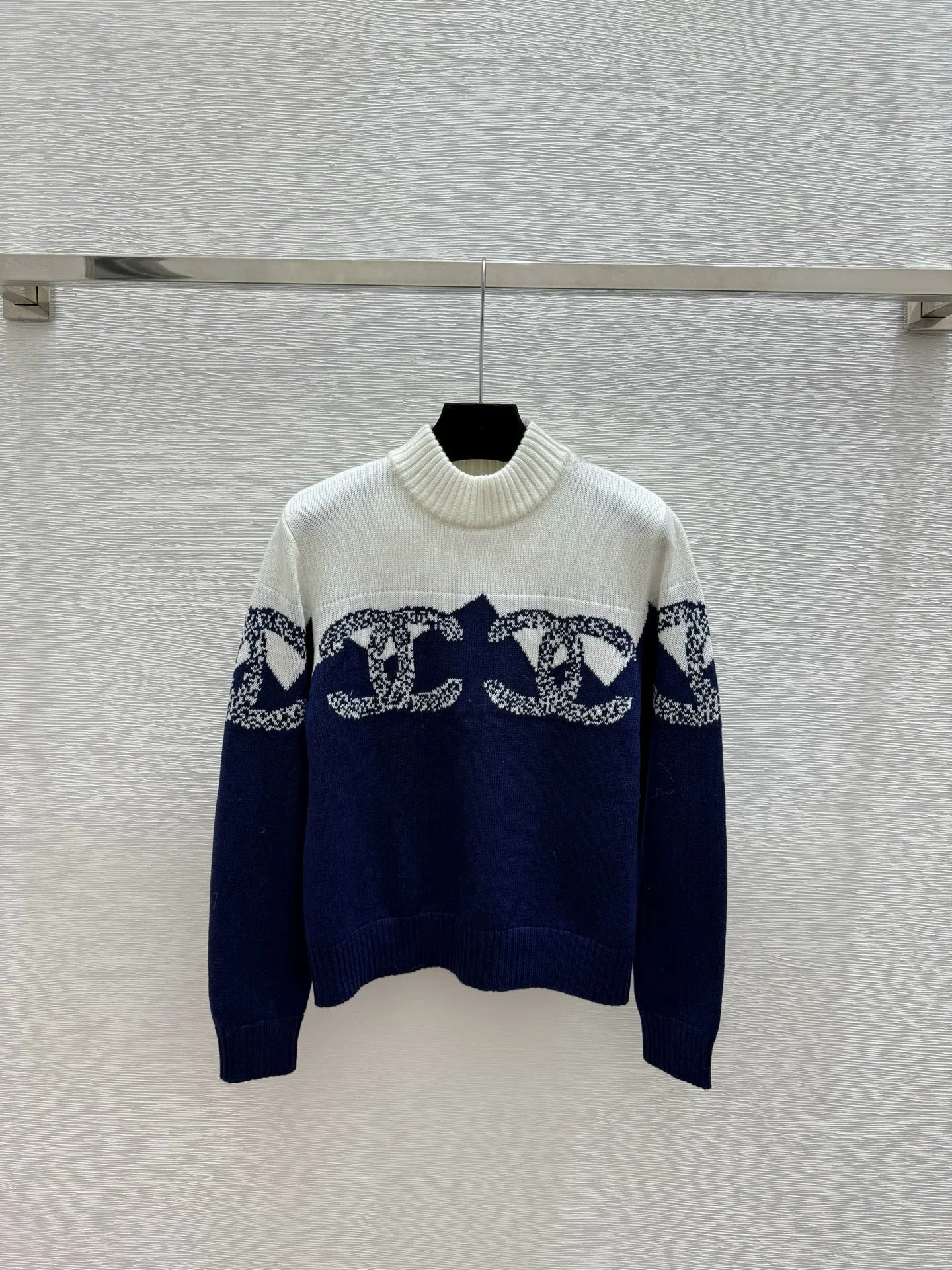 Color blocked knitted pullover sweater