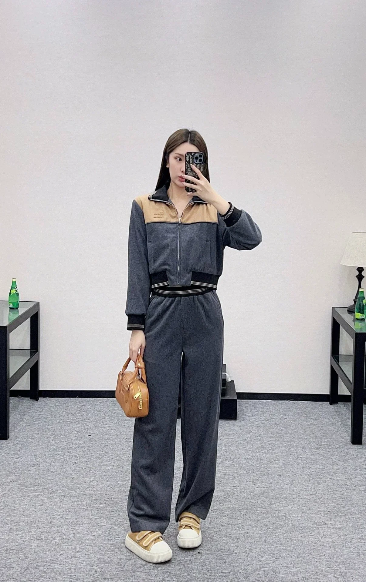 Wool color blocked letter set