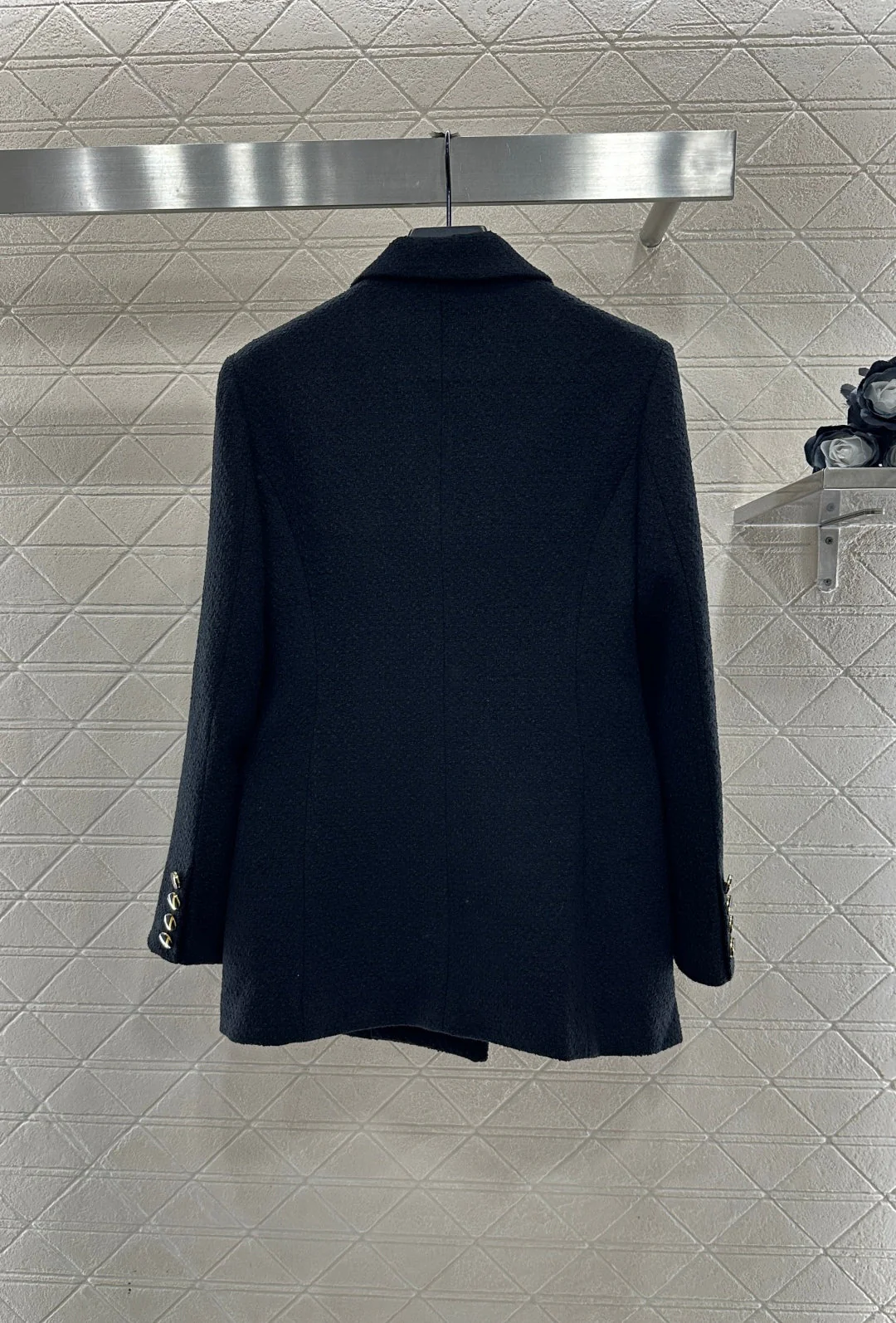 Inlaid gold badge shoulder pad suit jacket