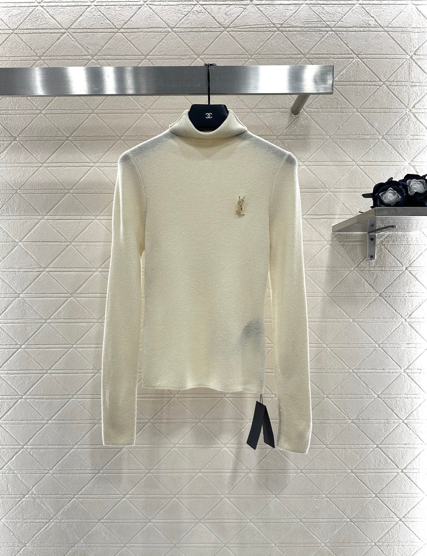 25fw High neck brooch base shirt