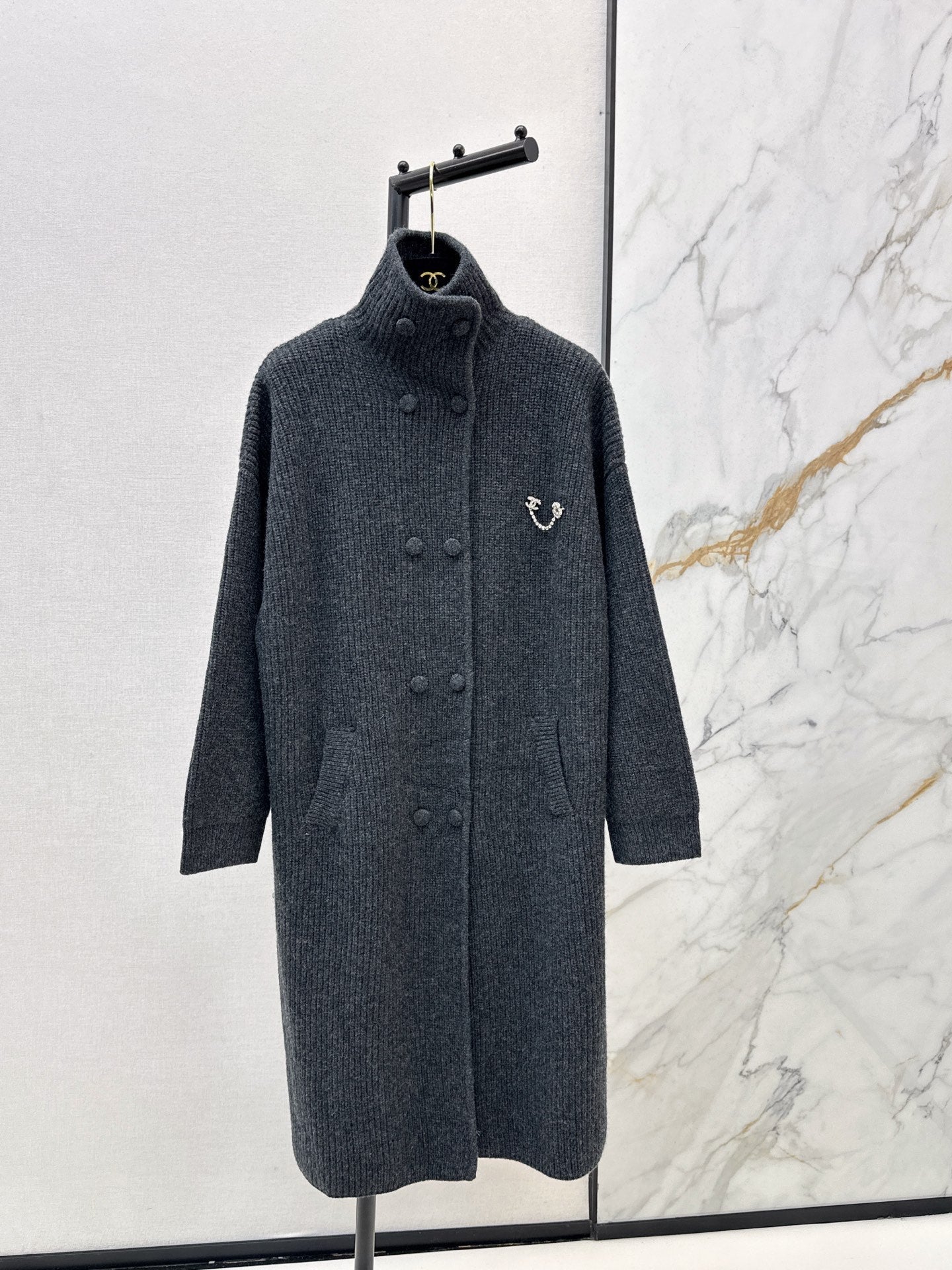 Lazy long knitted coat