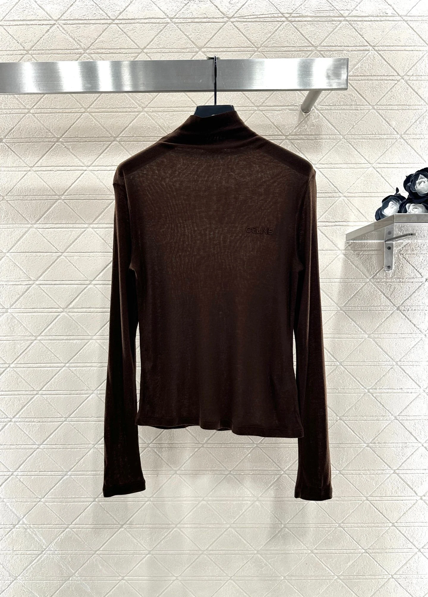 Slim fit letter high neck base shirt