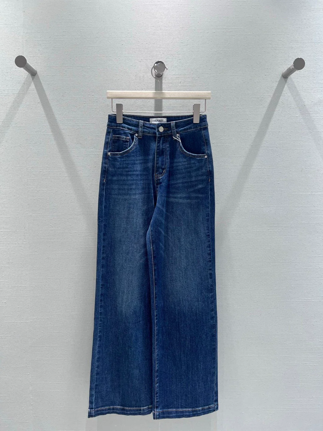 Wide-leg denim pants